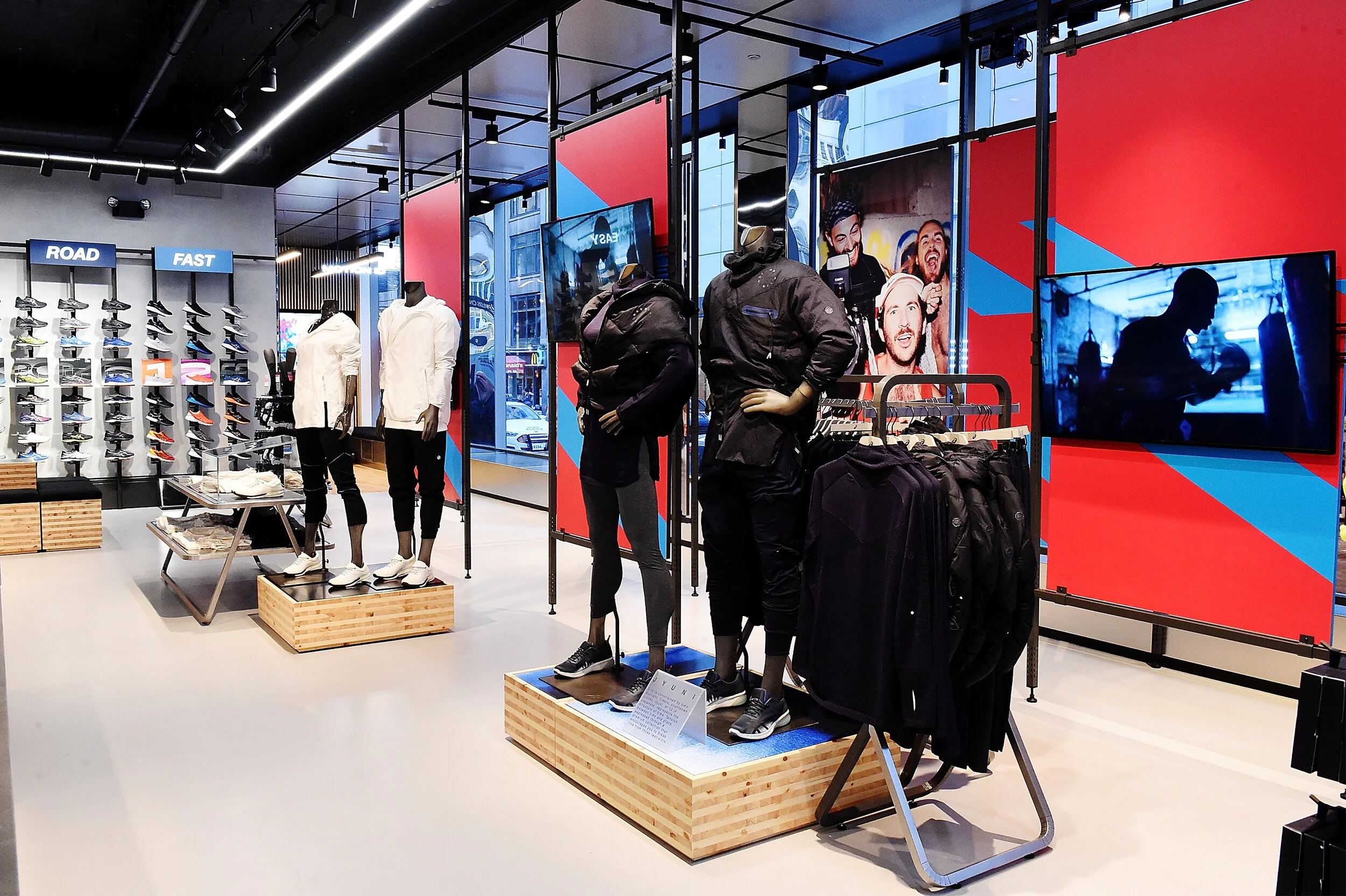 Asics top 5th avenue